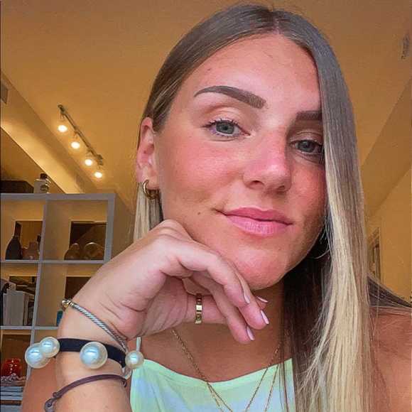 Meet your Posher, Megan - Picture 1 of 1